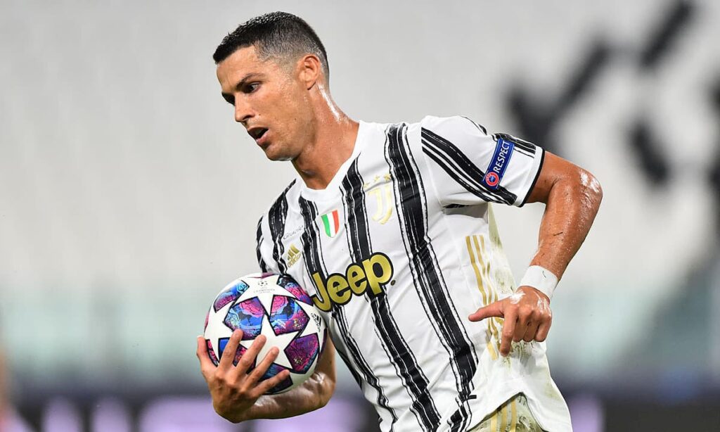 Chia tay Juventus, Ronaldo có thể chuyển đến chơi cho PSG nếu muốn