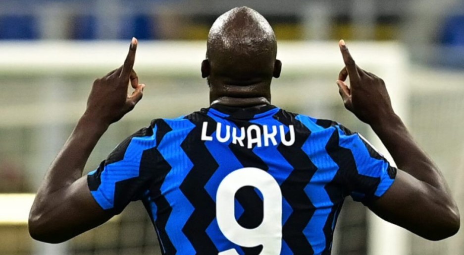Lukaku cùng Inter chiến thắng trong cuộc đua vô địch Serie A