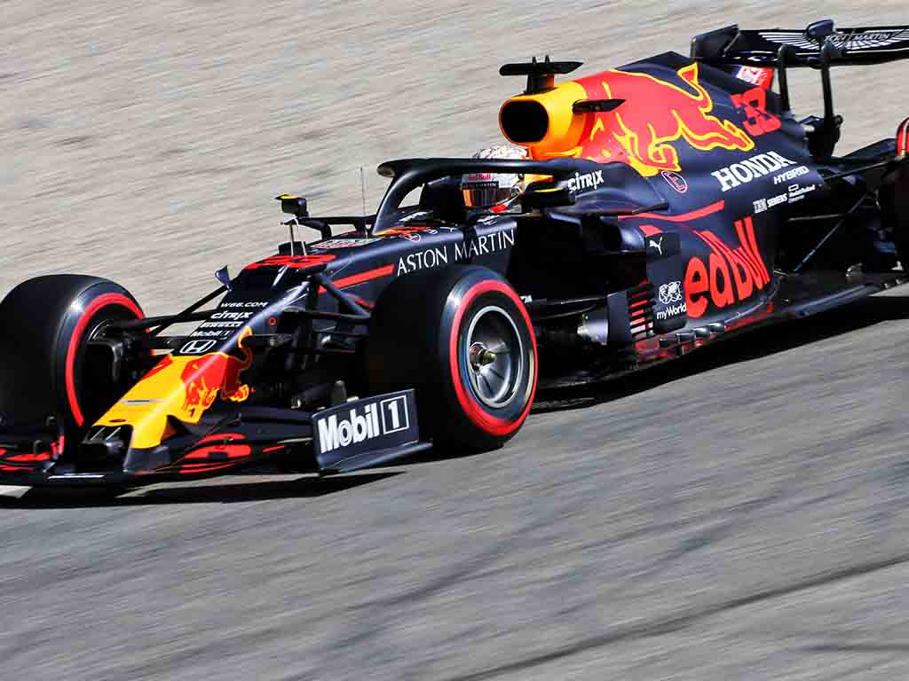 Sự chạm tráng giữa Mercedes và Red Bull diễn ra khốc liệt