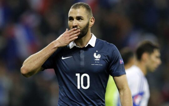 Lần đầu tiên trở lại khoác áo ĐT Pháp của Karim Benzema
