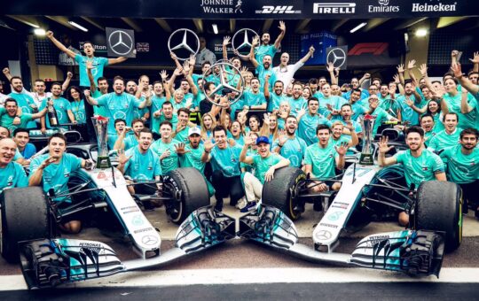 Mercedes tiêu tốn hơn 200 triệu USD để vô địch F1 năm ngoái
