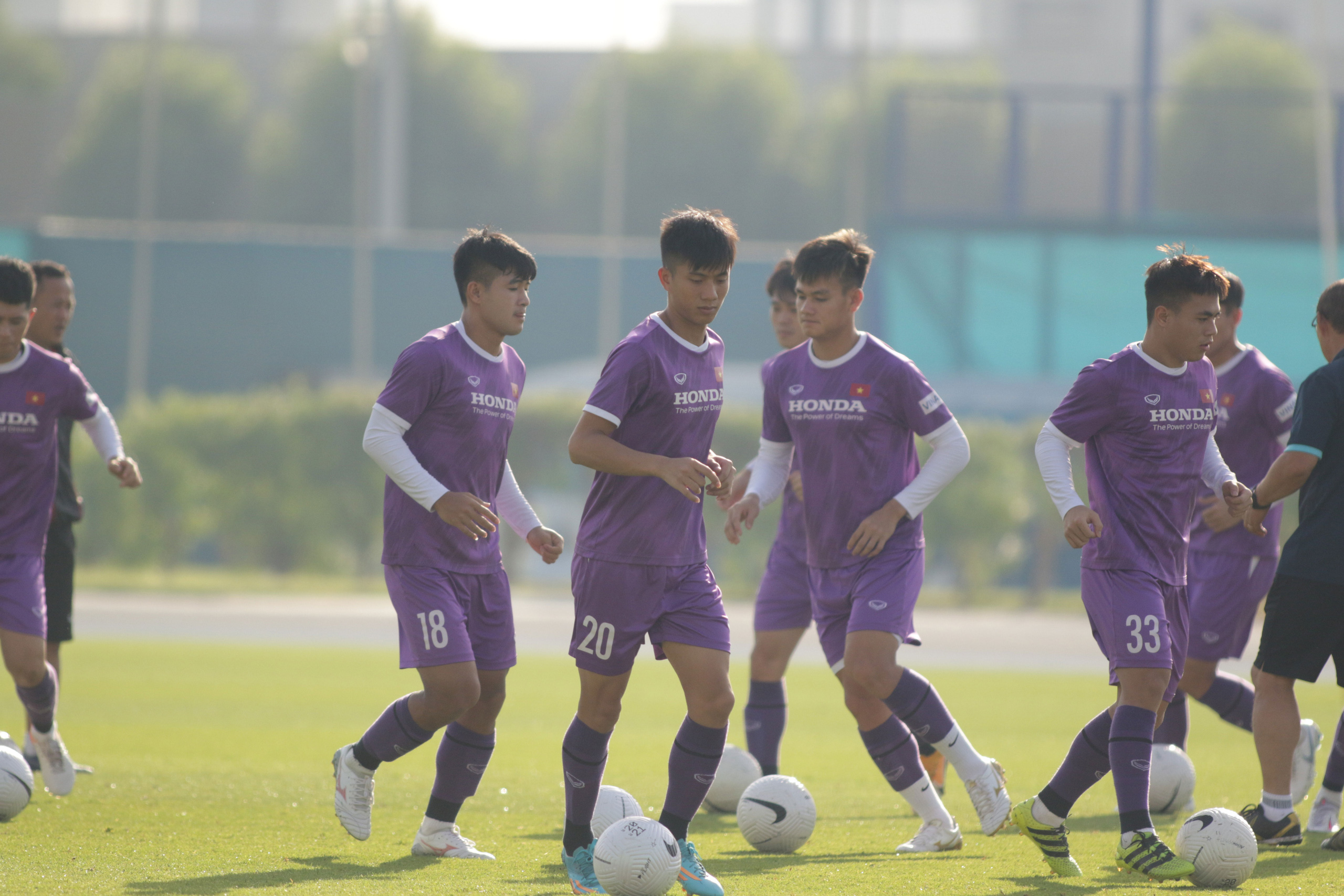 Cầu thủ Phan Văn Đức cố gắng tập luyện để chơi tốt vị trí tiền đạo